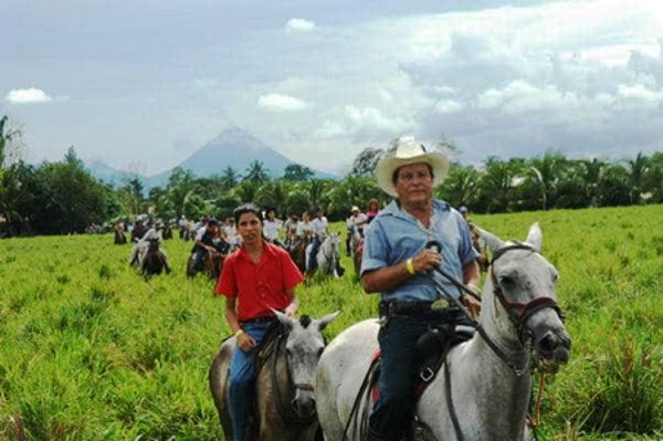 Cabalgata in Costa Rica, enlarged